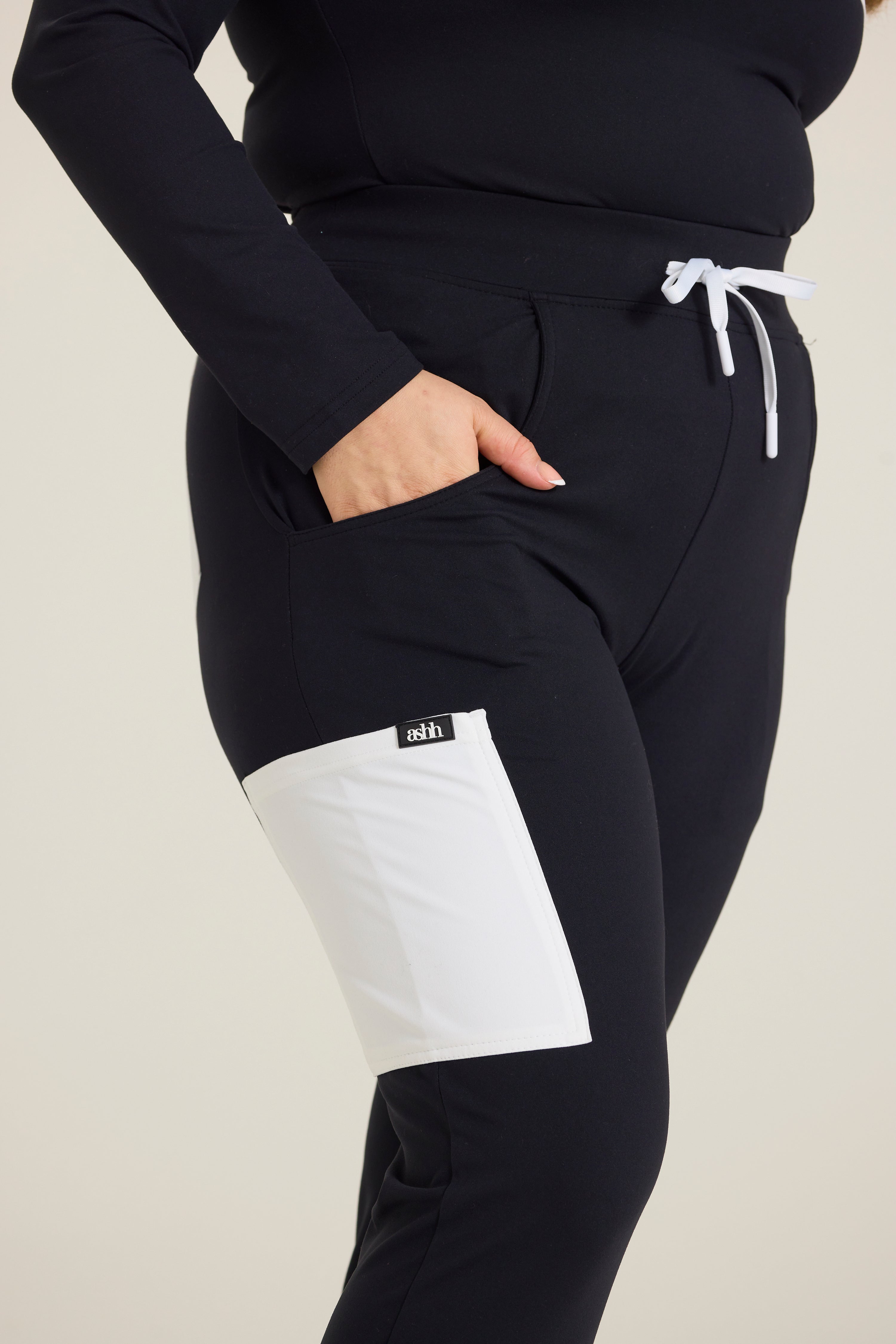 Chhavi Colorblock Scrub Jogger