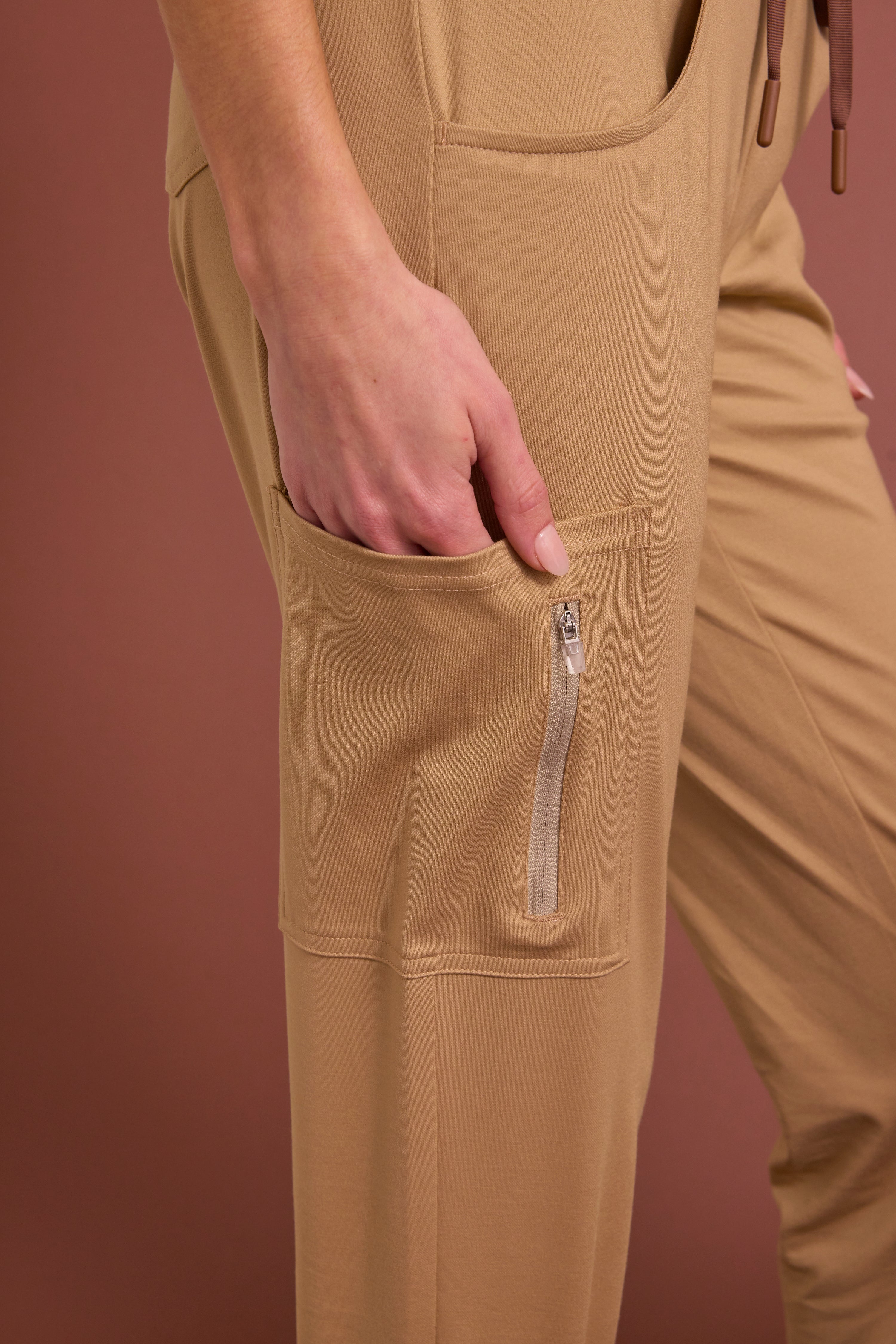 Aneesa Fit Scrub Jogger